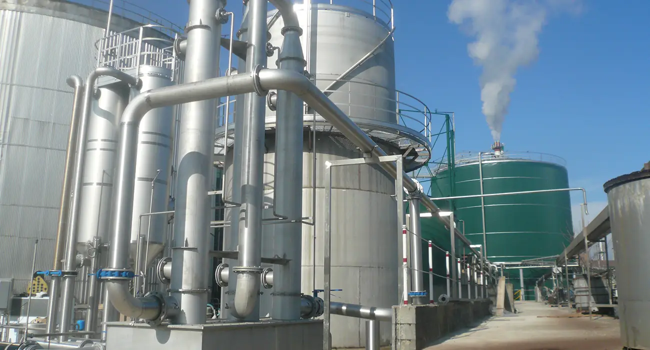 Metalserbatoi ha da sempre sviluppato competenze per soddisfare i rigorosi requisiti qualitativi e tecnologici e tipici dell’industria della distillazione.