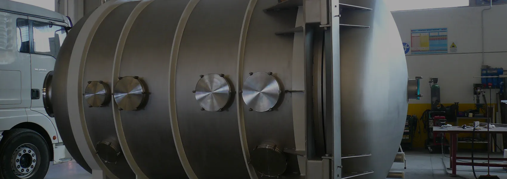 Metalserbatoi - Costruzioni in ferro ed acciaio inox